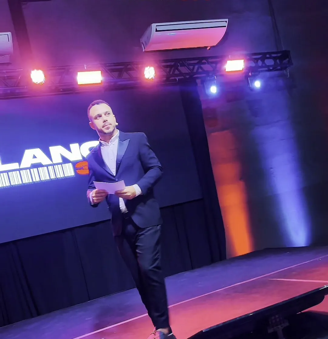 Palco com painel de LED no Plano 300